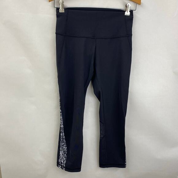 Lululemon Mix & Mesh Crop 21" Size 6 - Picture 1 of 4